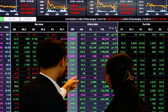 VN-Index dứt chuỗi giảm hơn 120 điểm