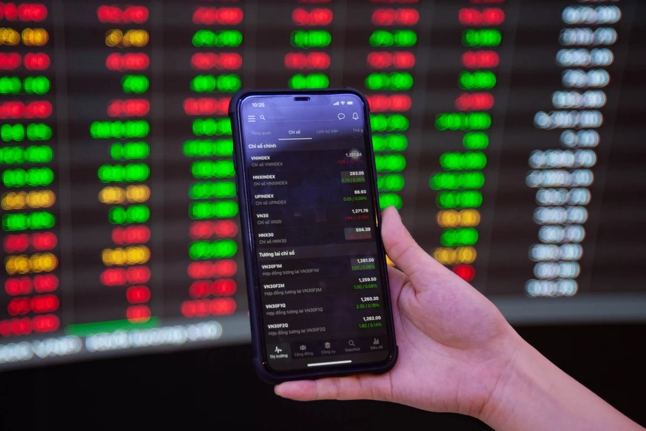 VN-Index giảm điểm, cổ phiếu Vingroup, Sacombank đỡ thị trường VN-Index giảm điểm, cổ phiếu Vingroup, Sacombank đỡ thị trường