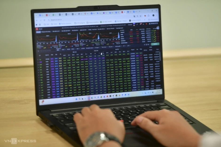 VN-Index lên 1.915 điểm VN-Index lên 1.915 điểm