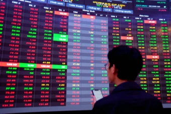 VN-Index mất gần 60 điểm, sắc đỏ bao trùm thị trường chứng khoán