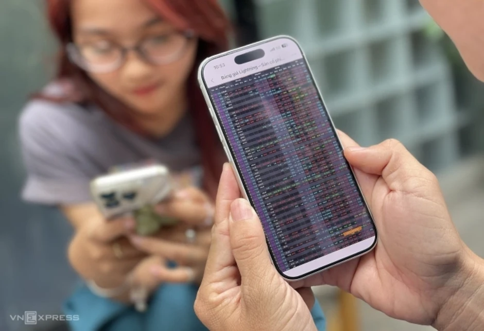 VN-Index mất hơn 110 điểm - Báo TinVina Kinh doanh