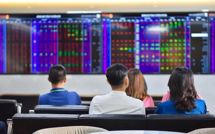 VN-Index tăng 8 tuần liên tiếp, chuyên gia nói gì về mốc 2.000 điểm? VN-Index tăng 8 tuần liên tiếp, chuyên gia nói gì về mốc 2.000 điểm?