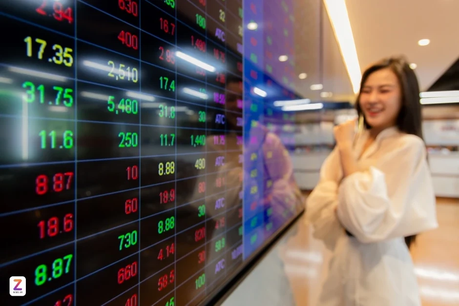 VN-Index tăng mạnh sau phiên sập hơn 115 điểm VN-Index tăng mạnh sau phiên sập hơn 115 điểm