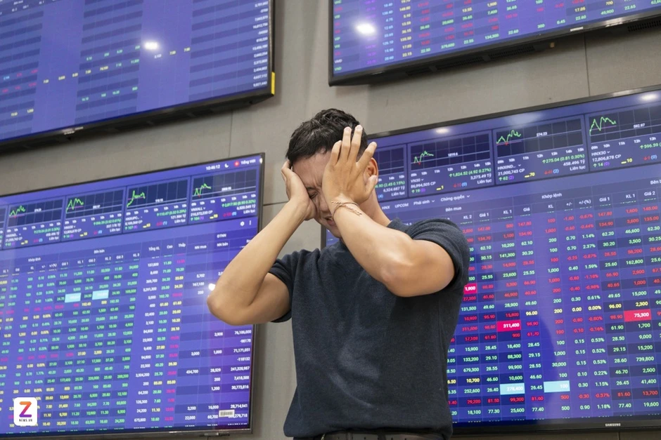 VN-Index thủng đáy 1 tháng
