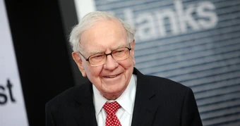 Warren Buffett cảnh báo kiểu đầu tư "nửa tỉnh nửa mê" khiến bạn mất tiền
