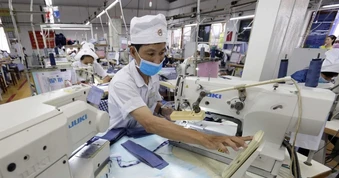 Yêu cầu giảm lãi suất: Vốn rẻ vẫn chưa đủ, doanh nghiệp cần thêm gì?