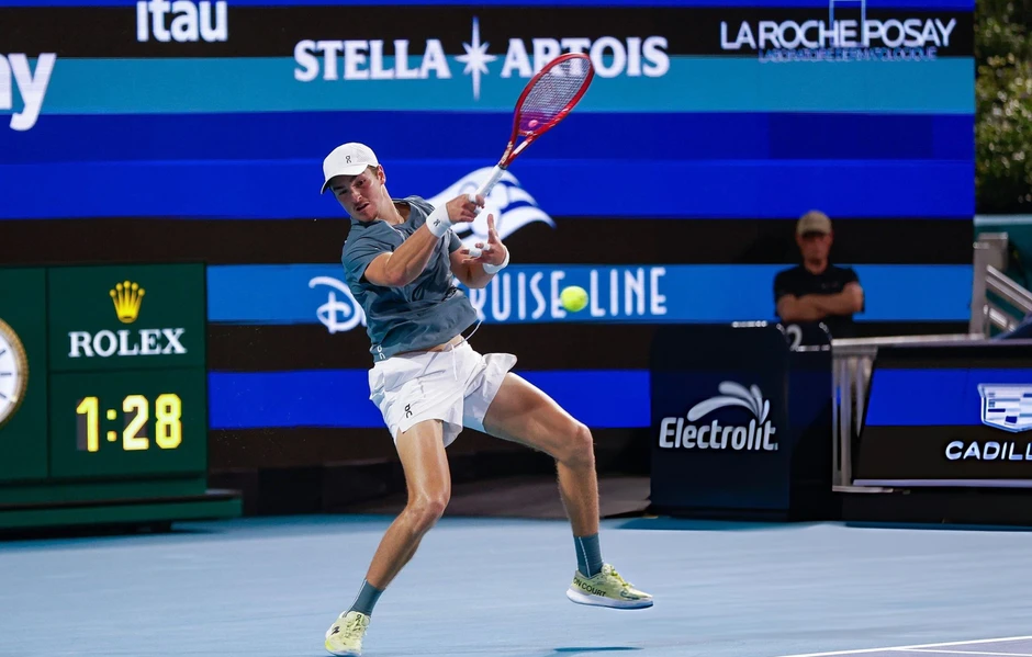 Alcaraz bản lĩnh vượt sức ép, khuất phục Fonseca tại Miami Open Alcaraz bản lĩnh vượt sức ép, khuất phục Fonseca tại Miami Open