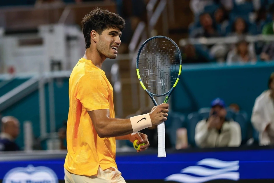Alcaraz bản lĩnh vượt sức ép, khuất phục Fonseca tại Miami Open Alcaraz bản lĩnh vượt sức ép, khuất phục Fonseca tại Miami Open