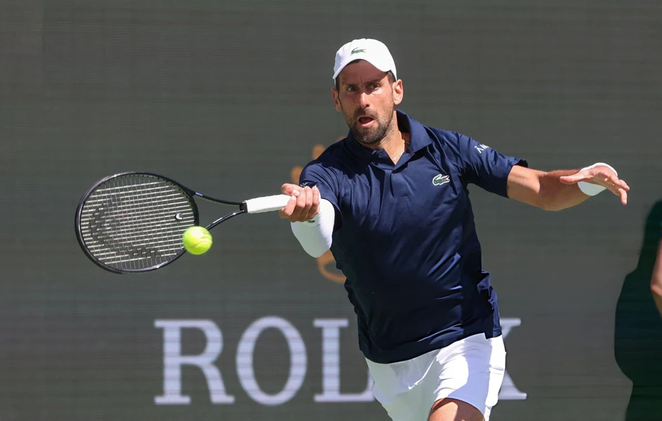 Alcaraz lội ngược dòng, Djokovic chật vật tiến bước tại Indian Wells Alcaraz lội ngược dòng, Djokovic chật vật tiến bước tại Indian Wells