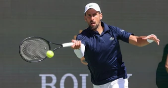 Alcaraz lội ngược dòng, Djokovic chật vật tiến bước tại Indian Wells