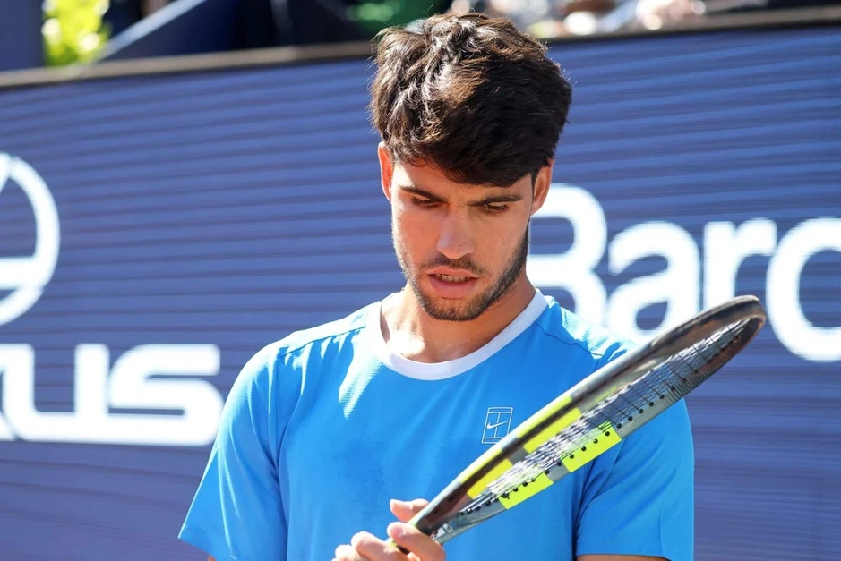 Alcaraz rút khỏi Barcelona Open, Djokovic tái xuất ở Madrid Open