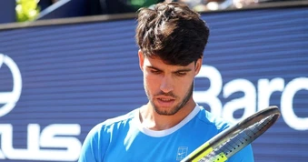 Alcaraz rút khỏi Barcelona Open, Djokovic tái xuất ở Madrid Open