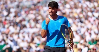 Alcaraz thoát hiểm sau ba set, tiến vào tứ kết Monte Carlo Masters