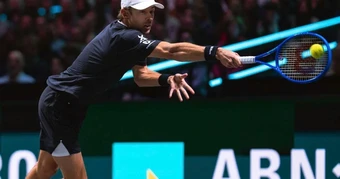 De Minaur vượt tay vợt hạng 6 thế giới, phục thù Rotterdam thành công