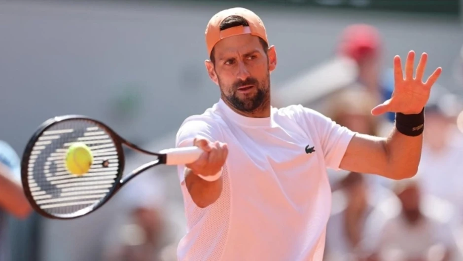 Djokovic: 'Nếu khỏe mạnh, tôi có cơ hội ở Roland Garros' Djokovic: 'Nếu khỏe mạnh, tôi có cơ hội ở Roland Garros'