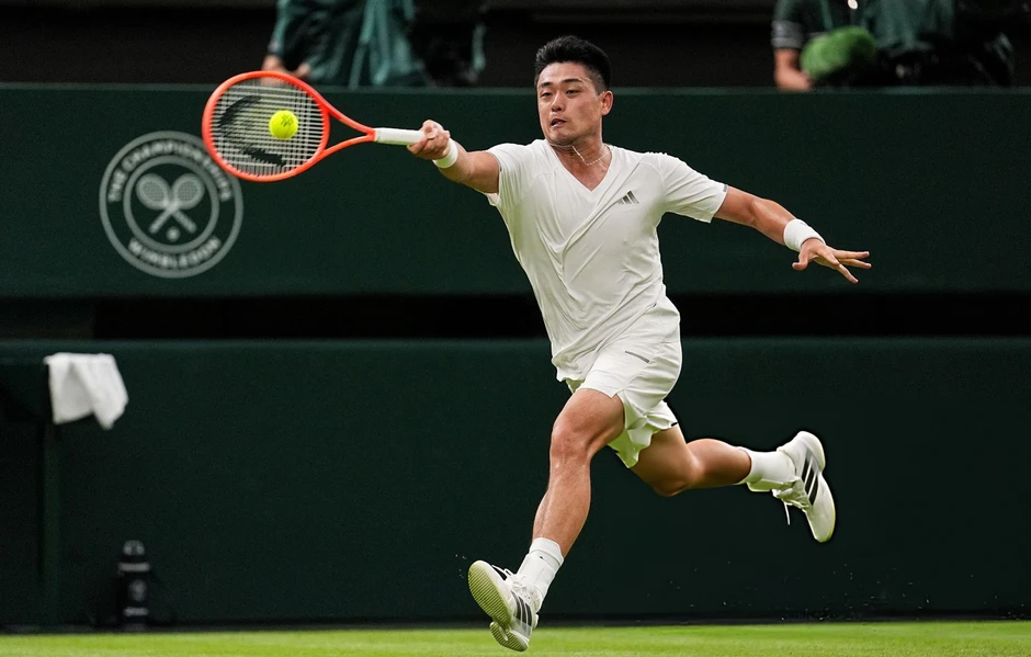 Djokovic thắng nhọc nhằn trước tay vợt Trung Quốc Djokovic thắng nhọc nhằn trước tay vợt Trung Quốc