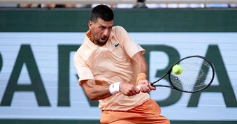 Djokovic thua ngược trước tay vợt 19 tuổi tại Roland Garros