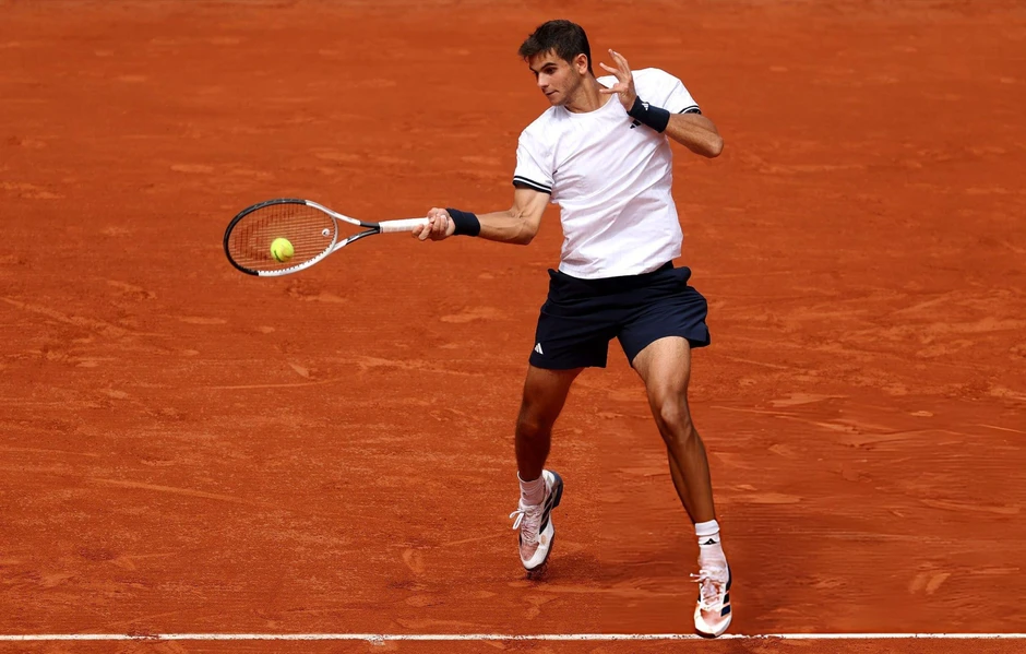 Hiện tượng 19 tuổi tiếp tục thăng hoa ở Roland Garros Hiện tượng 19 tuổi tiếp tục thăng hoa ở Roland Garros