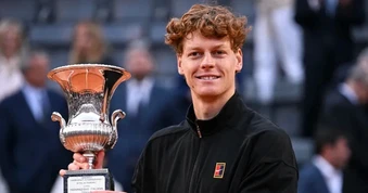 Jannik Sinner lập kỷ lục giữ ngôi số một thế giới