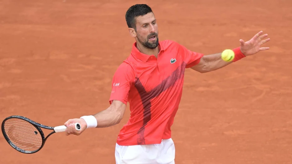 Medvedev đẩy Djokovic xuống vị trí số 8 thế giới Medvedev đẩy Djokovic xuống vị trí số 8 thế giới