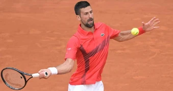 Medvedev đẩy Djokovic xuống vị trí số 8 thế giới
