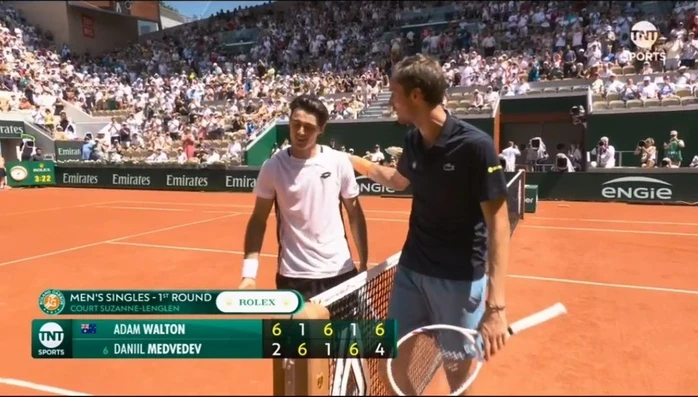 Medvedev gục ngã trước tay vợt được đặc cách ở vòng 1 Roland Garros