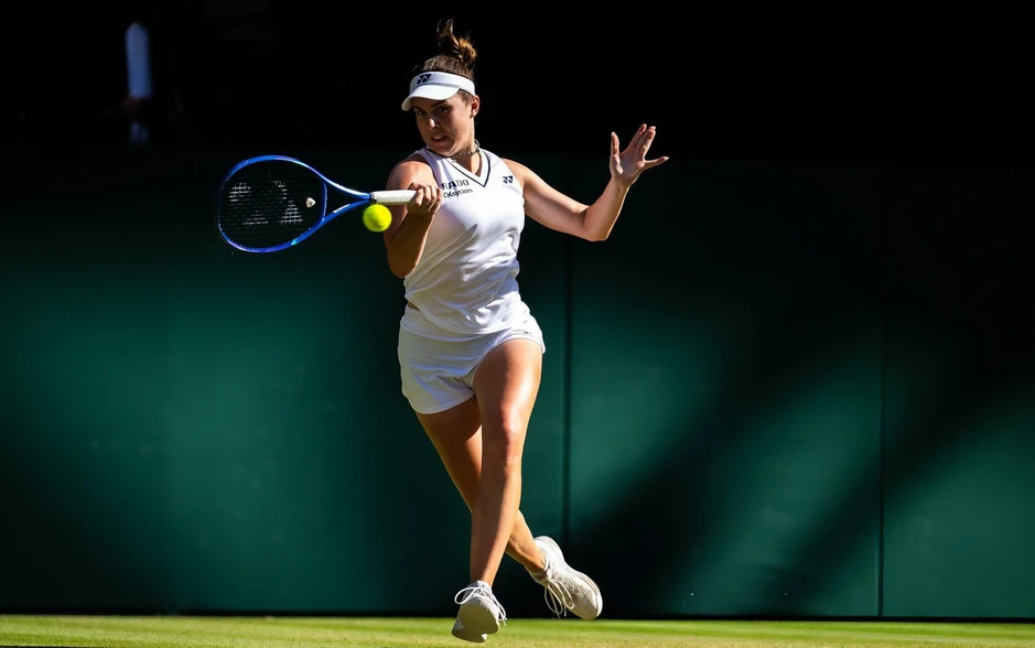 Noskova vượt qua cơn ác mộng, lần đầu vô địch Wimbledon