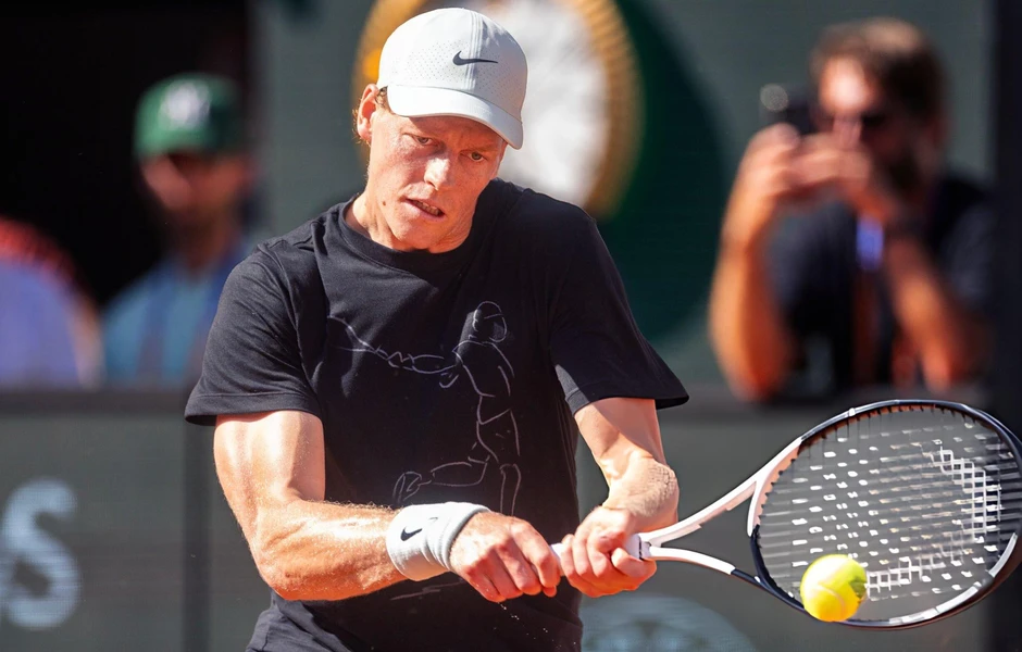 Sinner hướng tới kỳ tích Roland Garros sánh ngang Nadal Sinner hướng tới kỳ tích Roland Garros sánh ngang Nadal
