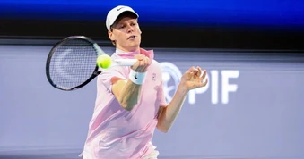 Sinner kéo dài chuỗi thăng hoa, vào chung kết Miami Open