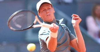 Sinner nối dài mạch thắng, hiên ngang vào tứ kết Madrid Open