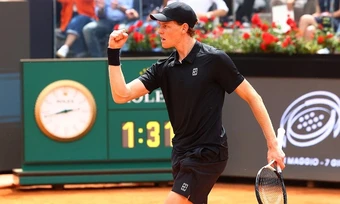 Sinner phá kỷ lục của Djokovic