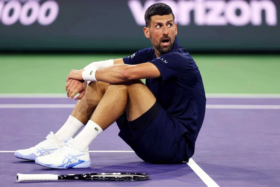 Sinner rút ngắn cách biệt với Alcaraz, Djokovic không dự Miami Open Sinner rút ngắn cách biệt với Alcaraz, Djokovic không dự Miami Open