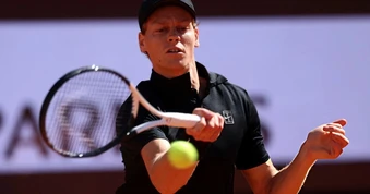Sinner san bằng kỳ tích của Djokovic sau chiến thắng nhanh tại Rome Masters