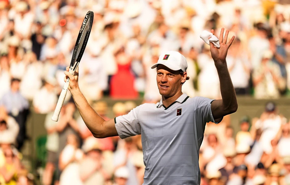 Sinner và Zverev quyết đấu vì ngôi vương Wimbledon Sinner và Zverev quyết đấu vì ngôi vương Wimbledon