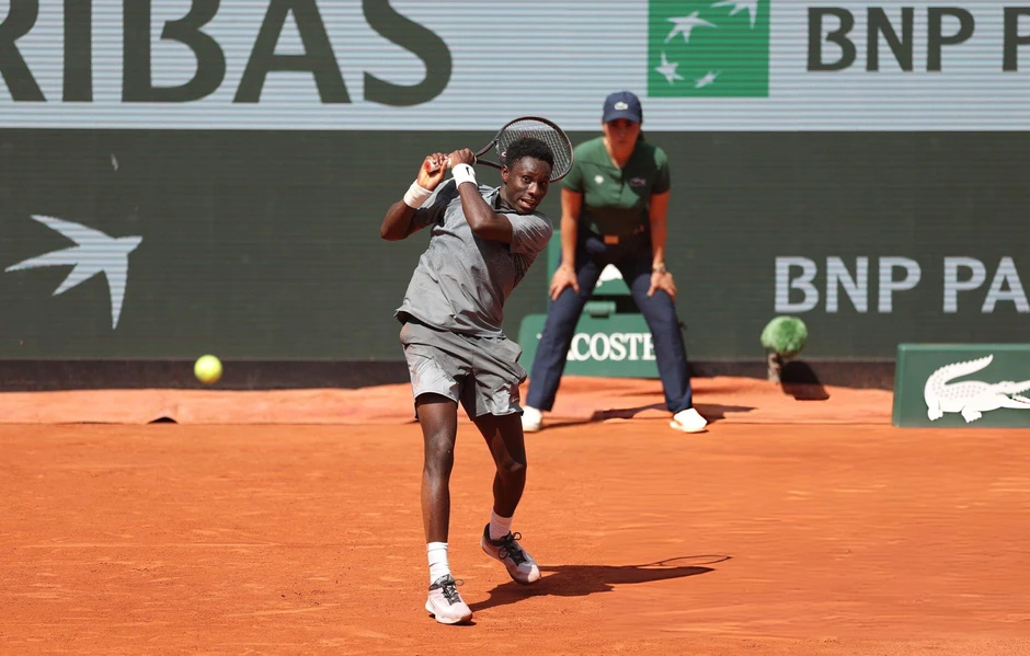 Tài năng 17 tuổi gây sốt tại Roland Garros, sánh ngang Nadal Tài năng 17 tuổi gây sốt tại Roland Garros, sánh ngang Nadal