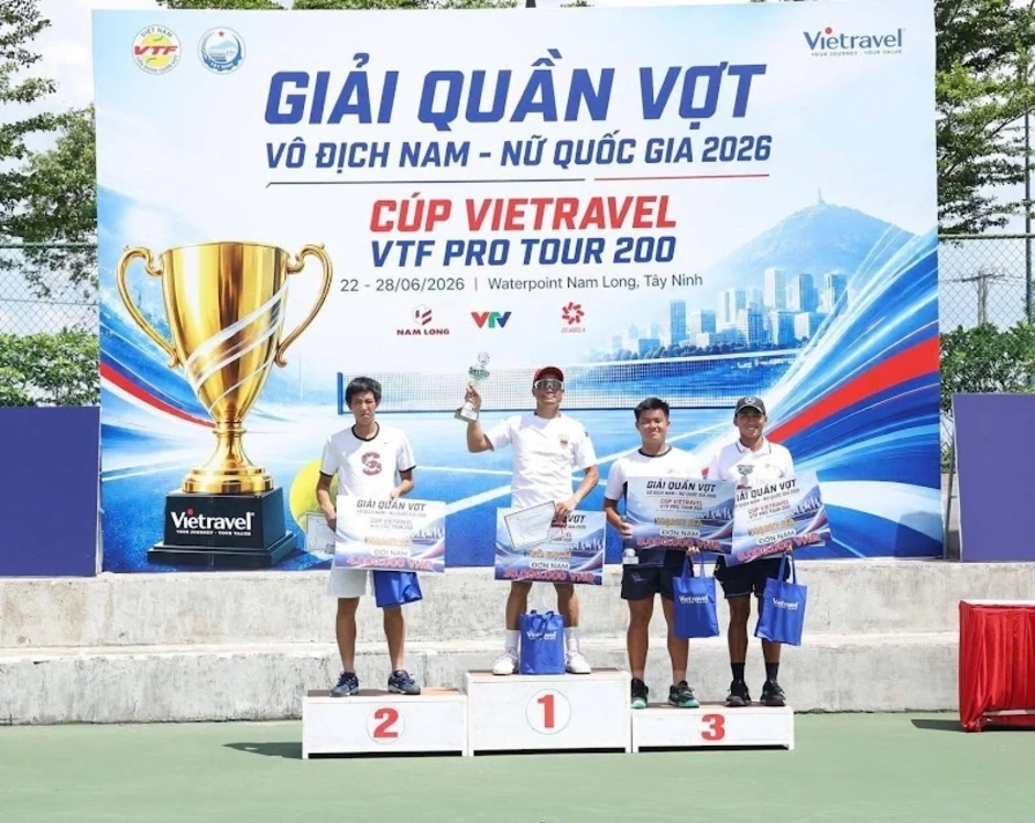 Tay vợt 44 tuổi vô địch giải cấp quốc gia sau 8 năm chờ đợi Tay vợt 44 tuổi vô địch giải cấp quốc gia sau 8 năm chờ đợi