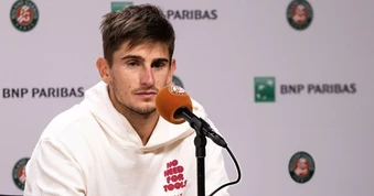 Tay vợt Italy chia sẻ lý do bất ngờ rút lui khỏi bán kết Roland Garros