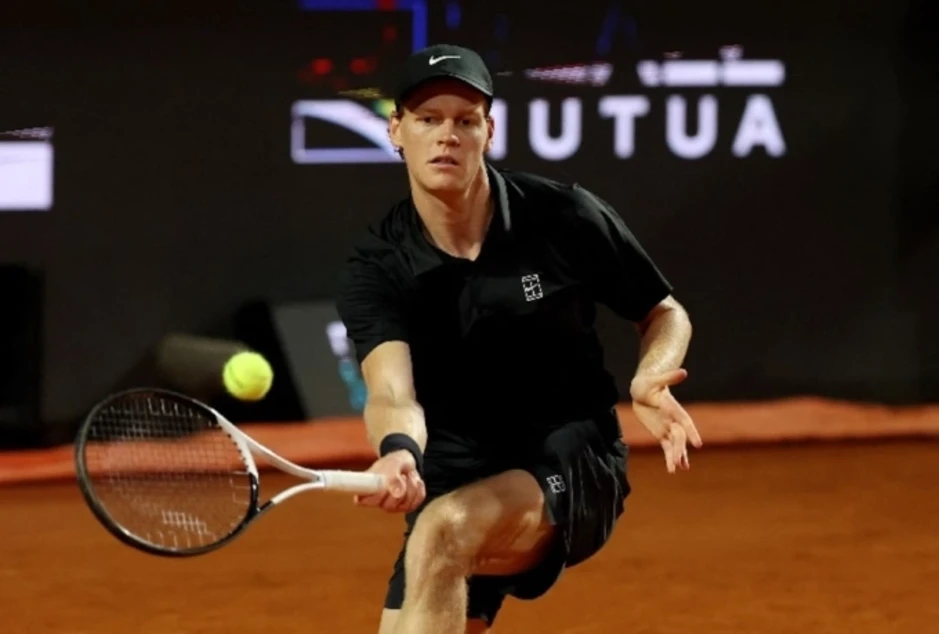 Trời mưa cứu Sinner ở Rome Masters Trời mưa cứu Sinner ở Rome Masters