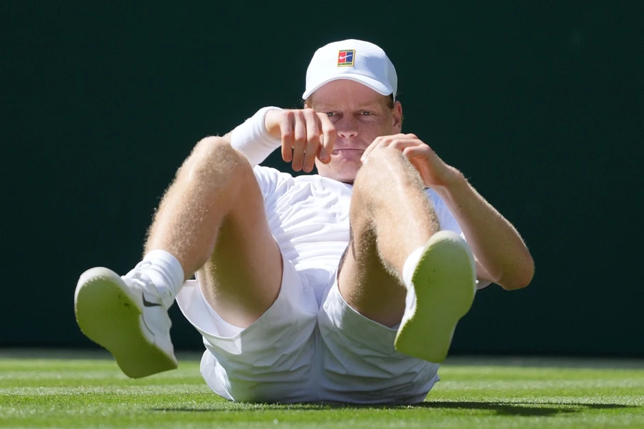 Trượt ngã cũng là một kỹ năng ở Wimbledon Trượt ngã cũng là một kỹ năng ở Wimbledon