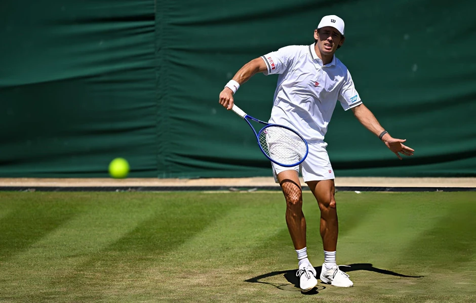 Zverev nối dài mạch thắng, ung dung vào vòng ba Wimbledon Zverev nối dài mạch thắng, ung dung vào vòng ba Wimbledon