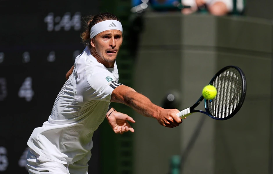 Zverev nối dài mạch thắng, ung dung vào vòng ba Wimbledon Zverev nối dài mạch thắng, ung dung vào vòng ba Wimbledon