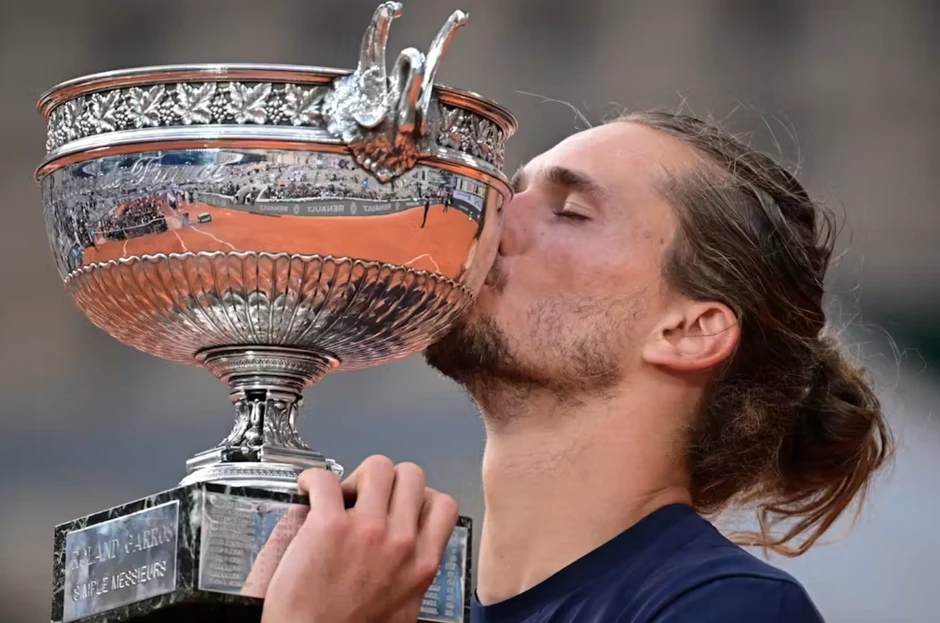 Zverev nói lời xúc động sau khi vô địch Roland Garros 2026 Zverev nói lời xúc động sau khi vô địch Roland Garros 2026