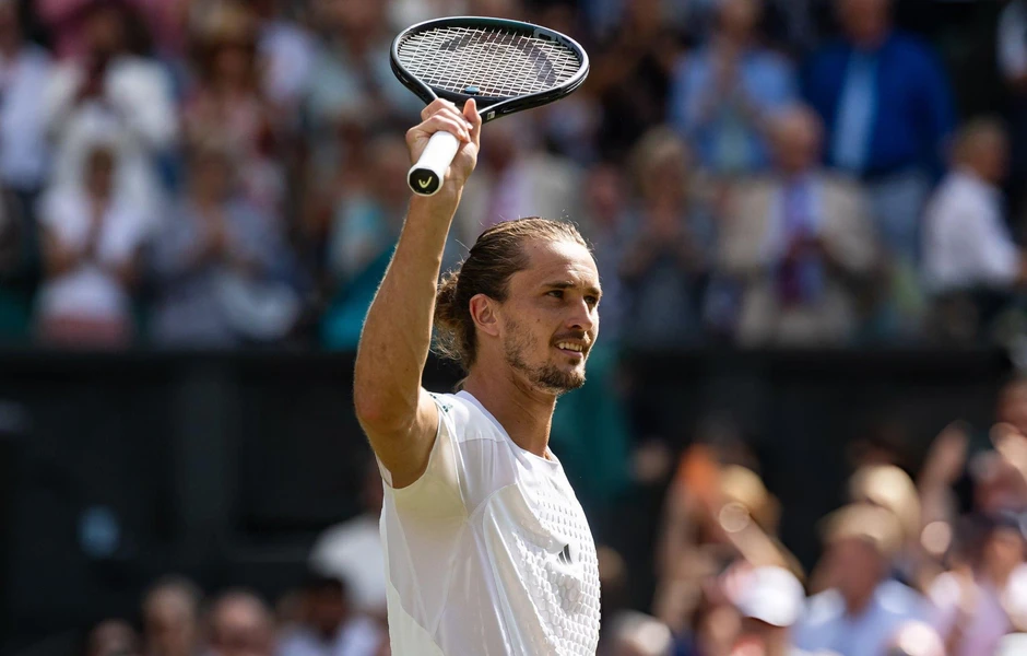 Zverev phá dớp Wimbledon, lần đầu giành quyền vào chung kết Zverev phá dớp Wimbledon, lần đầu giành quyền vào chung kết