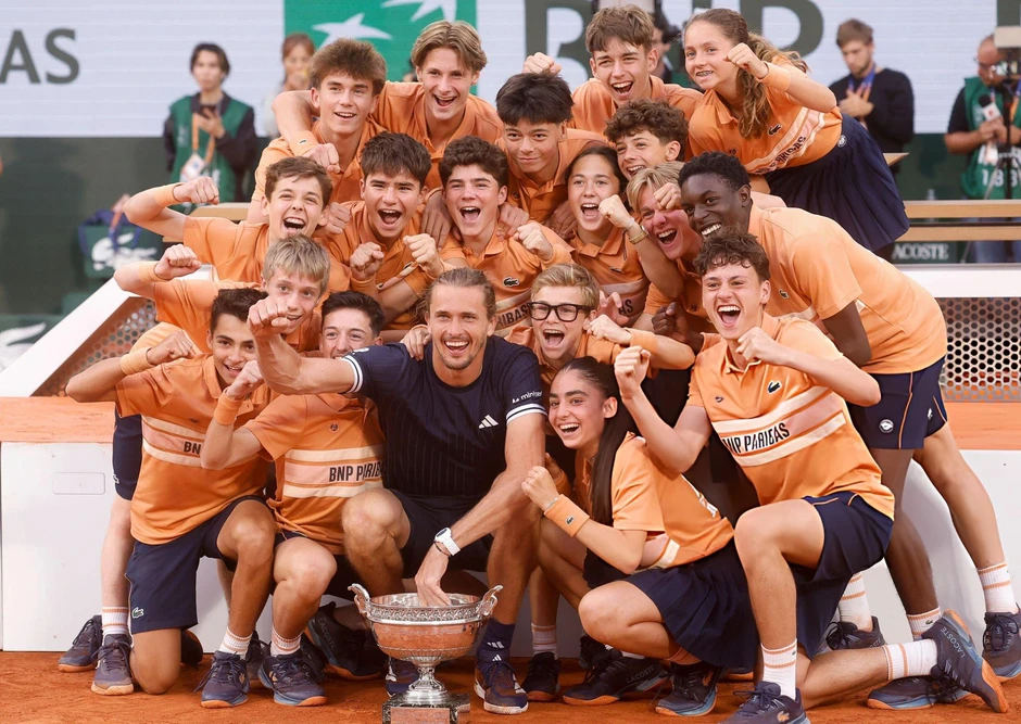 Zverev trút bỏ gánh nặng sau chức vô địch Roland Garros