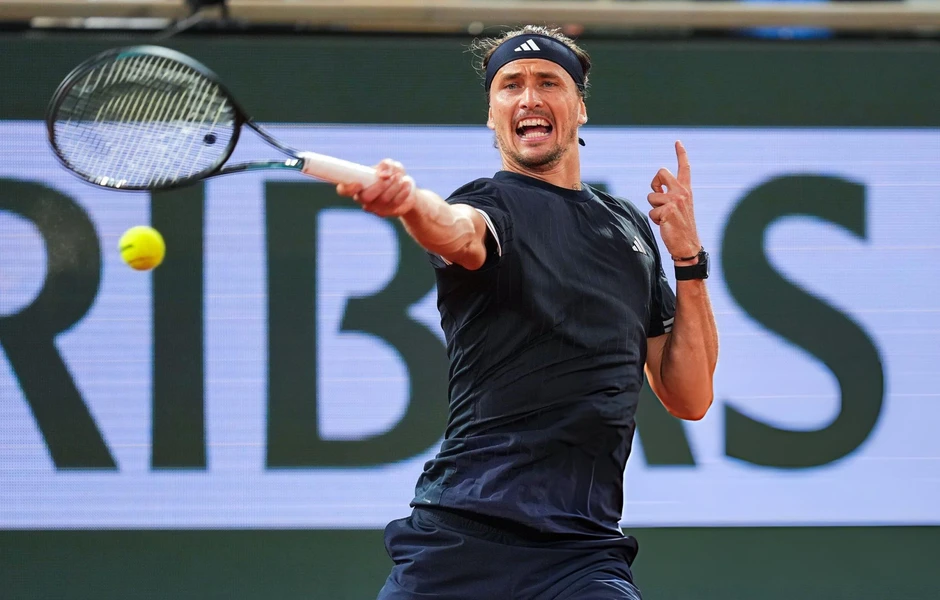 Zverev vào bán kết Roland Garros, đứng trước cơ hội lớn vô địch Grand Slam Zverev vào bán kết Roland Garros, đứng trước cơ hội lớn vô địch Grand Slam