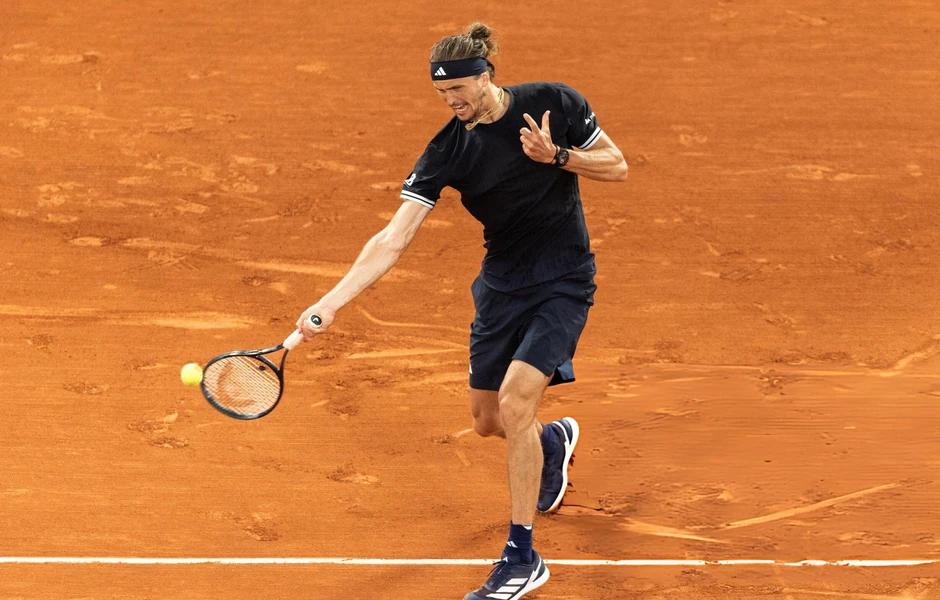 Zverev vào bán kết Roland Garros, đứng trước cơ hội lớn vô địch Grand Slam Zverev vào bán kết Roland Garros, đứng trước cơ hội lớn vô địch Grand Slam