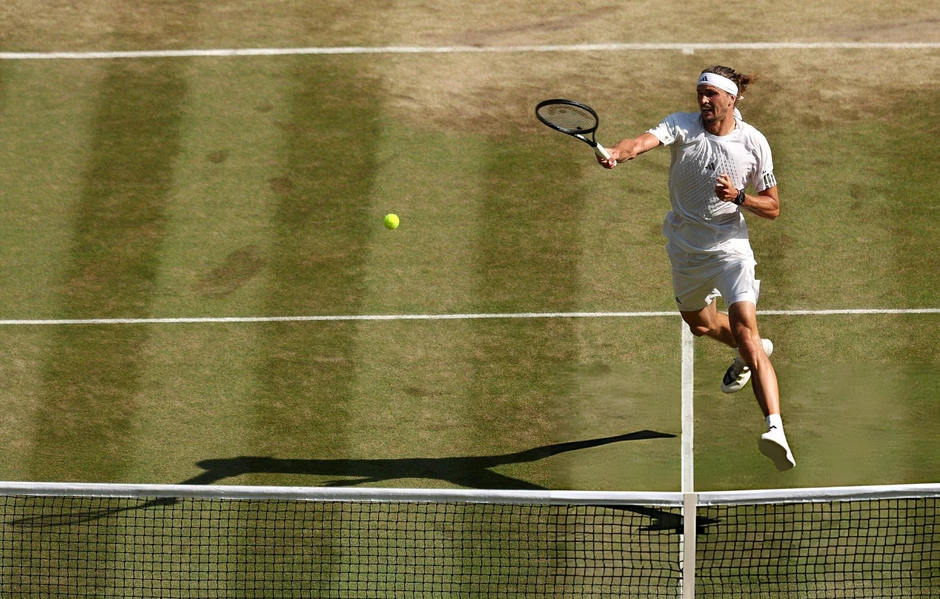 Zverev vượt ải Fritz, lần đầu góp mặt ở bán kết Wimbledon