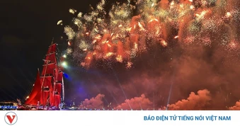 "Cánh buồm đỏ thắm" - Hành trình của ước mơ và khát vọng tuổi trẻ Nga