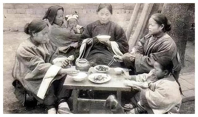 Ảnh thực tế cuộc sống của nhà giàu cuối Thanh triều: Không giống như trên phim, khổ hơn nhiều so với tưởng tượng Ảnh thực tế cuộc sống của nhà giàu cuối Thanh triều: Không giống như trên phim, khổ hơn nhiều so với tưởng tượng