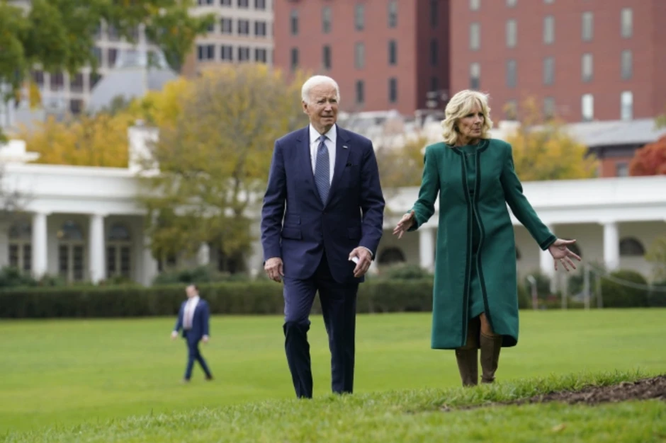 Bà Biden từng ngỡ chồng bị đột quỵ khi tranh luận với ông Trump